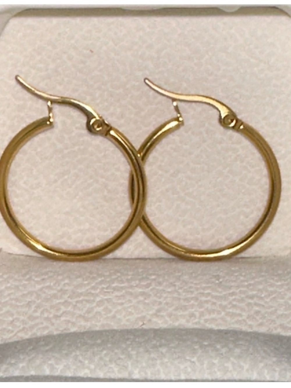 25mm Gold Tone Hoop earrings NWOT